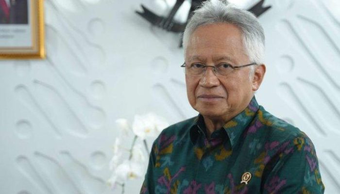 Menteri Diktisaintek Jadi Perbincangan di Media Sosial, Koleksi Mobil Mewahnya Turut Disorot
