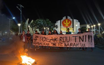 Bemut dan MM Untad Gelar Aksi Tolak Revisi UU TNI