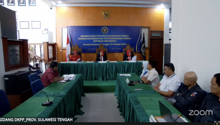 Perbedaan Keterangan Muncul dalam Sidang DKPP terhadap Ketua dan Dua Anggota KPU Sulteng